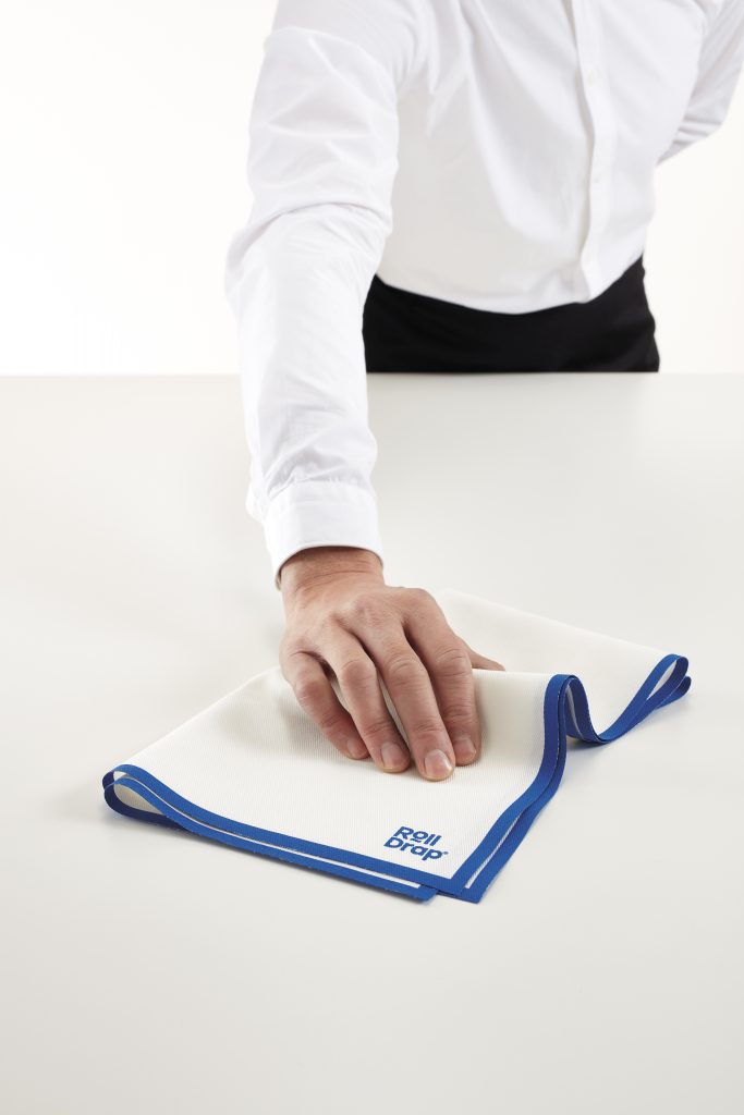 Антибактериална полираща кърпа бяла със син кант  - 40/64см Roll drap